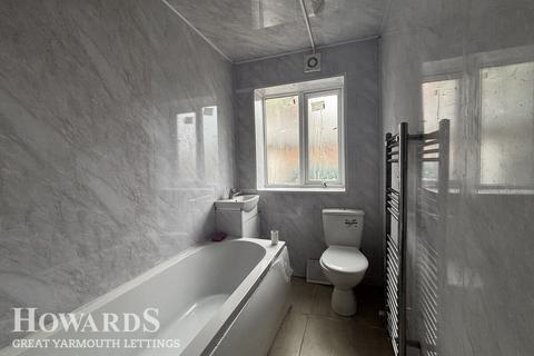 3 bedroom semi-detached house to rent, Black Street, GREAT YARMOUTH
