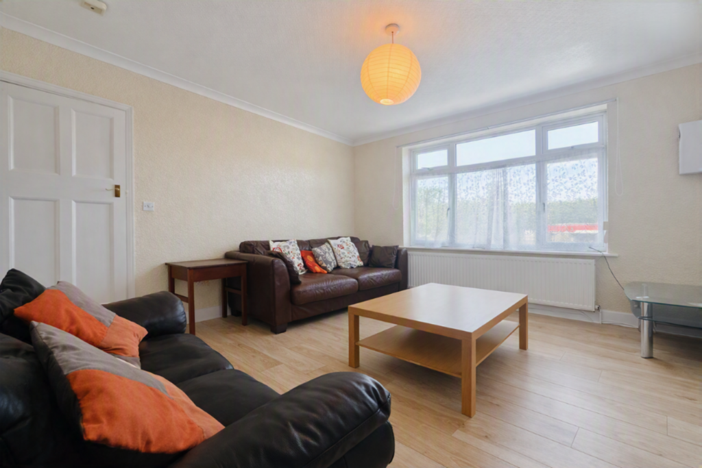 Apartment in London, Worton - More