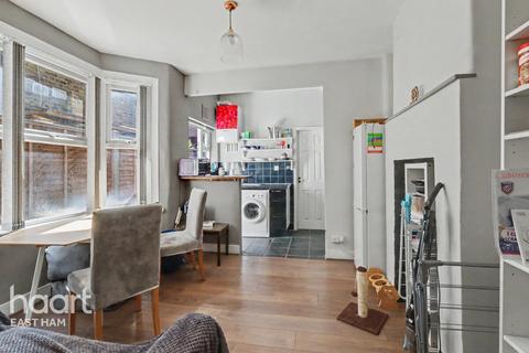 undefined, Clements Road, London