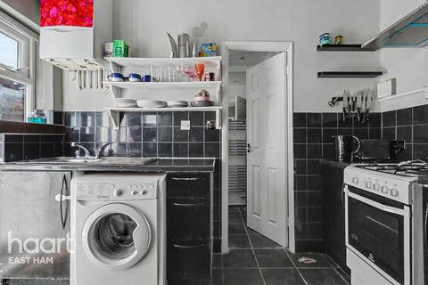 undefined, Clements Road, London