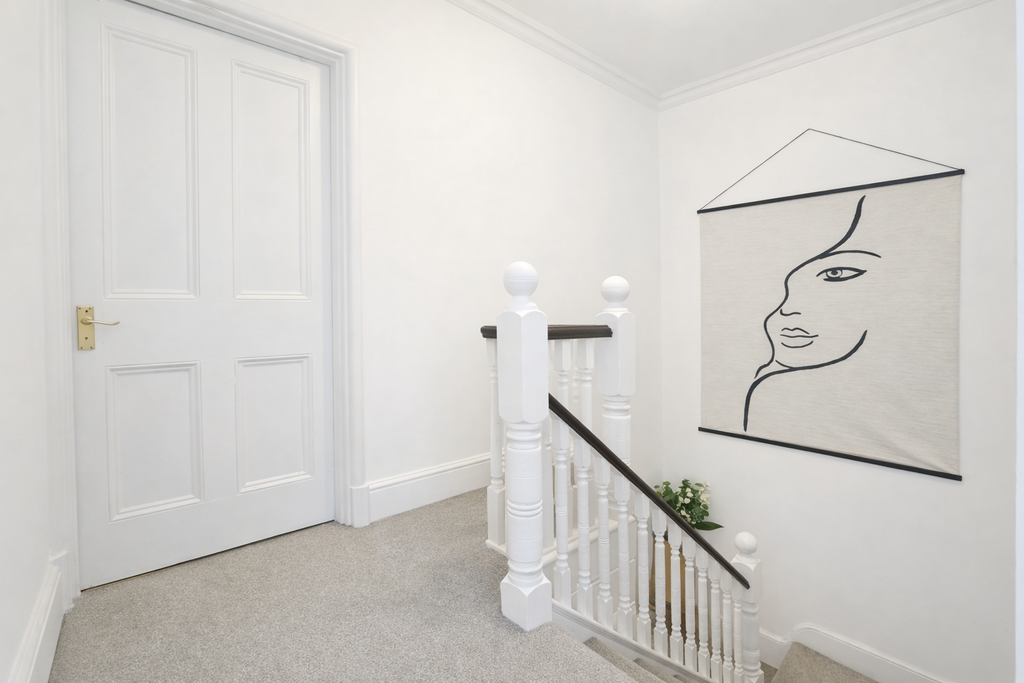 House in Croydon, Addiscombe - More