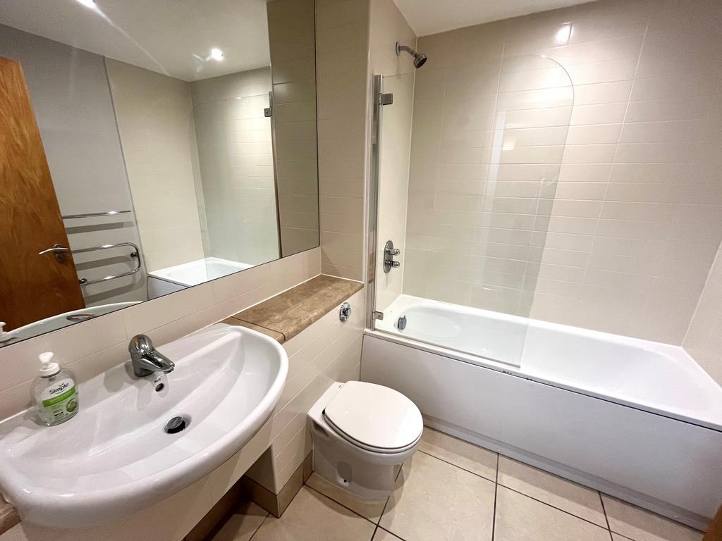 Apartment in NOTTINGHAM - More