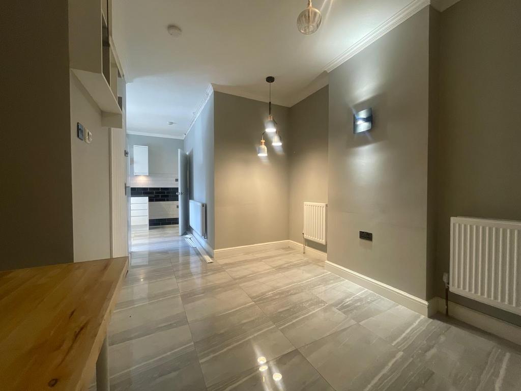 Apartment in London - View 5