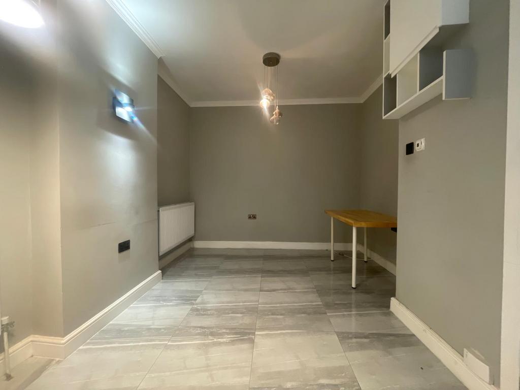Apartment in London - More