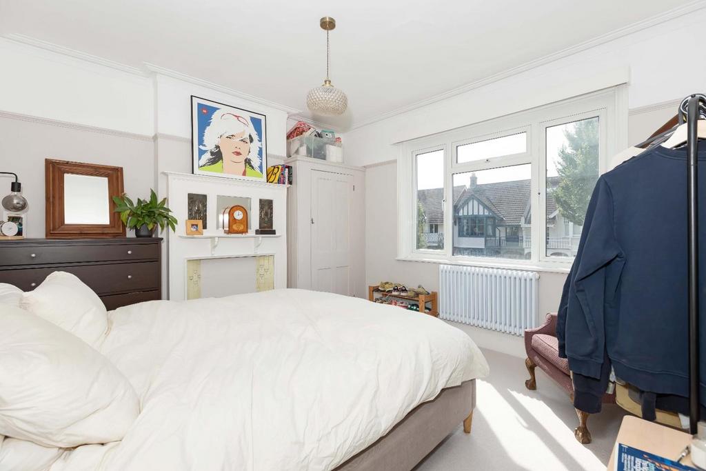 Apartment in Hove - More