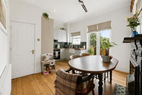 4 bedroom terraced house for sale, Torridon Road, London SE6