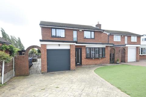 4 bed detached house for rent in Springside Road, Bury BL9