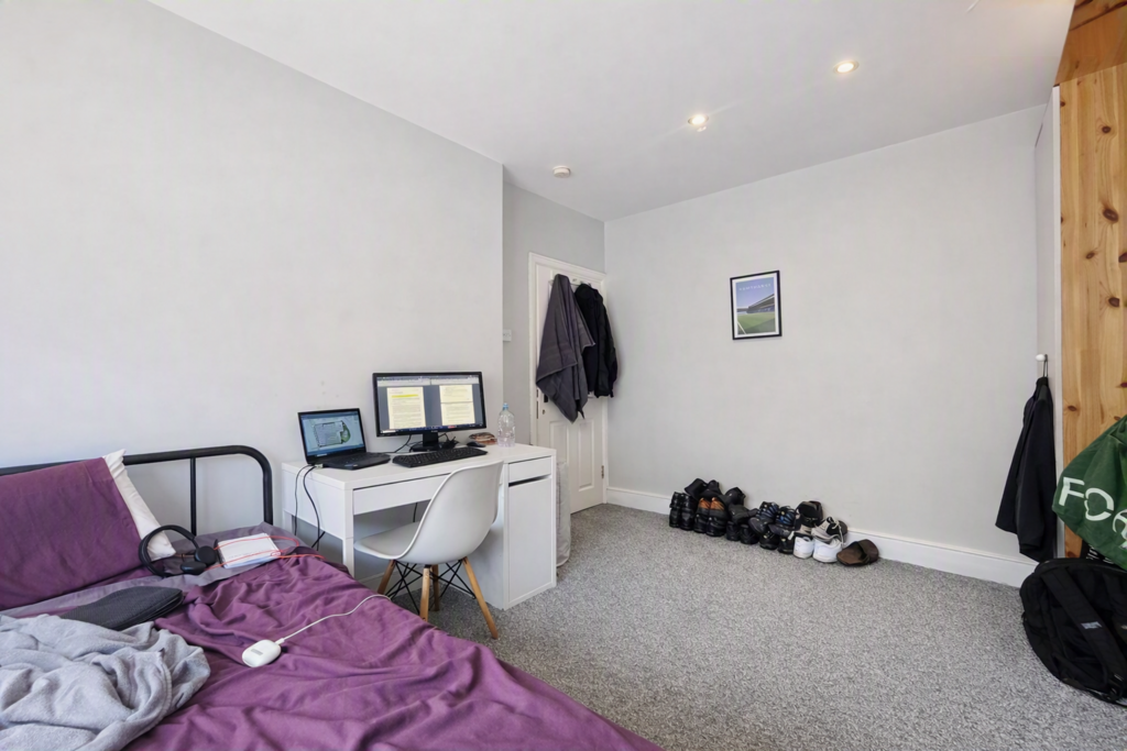 Apartment in London - More