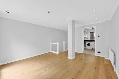 3 bedroom mews to rent, Welland Mews, London, E1W