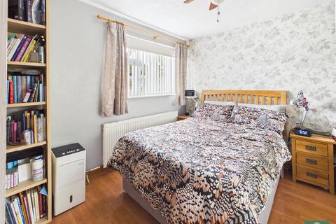 3 bedroom end of terrace house for sale, Rochdale Road, Oldham OL2
