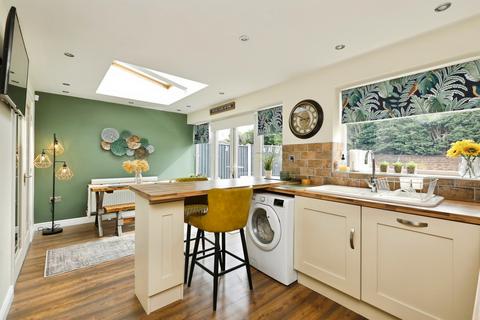 4 bedroom semi-detached house for sale, Cookridge Drive, Hatfield, Doncaster