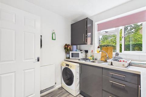 2 bedroom terraced house to rent, Hay Leaze, Yate, Bristol, BS37
