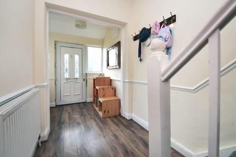2 bedroom terraced house to rent, Boleyn Drive, West Molesey