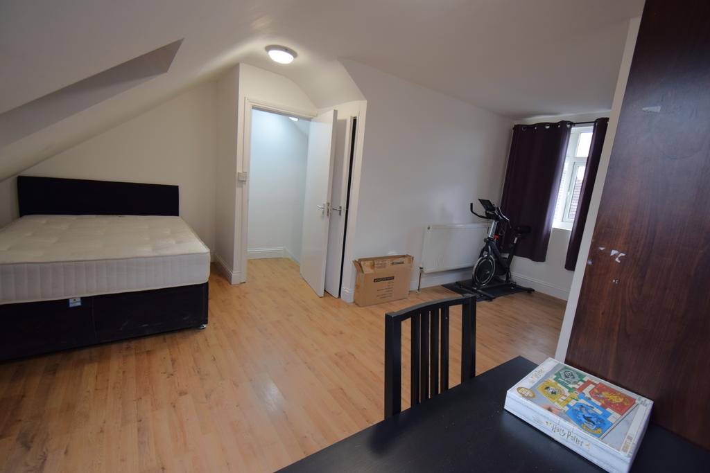 Apartment in Harrow - View 2