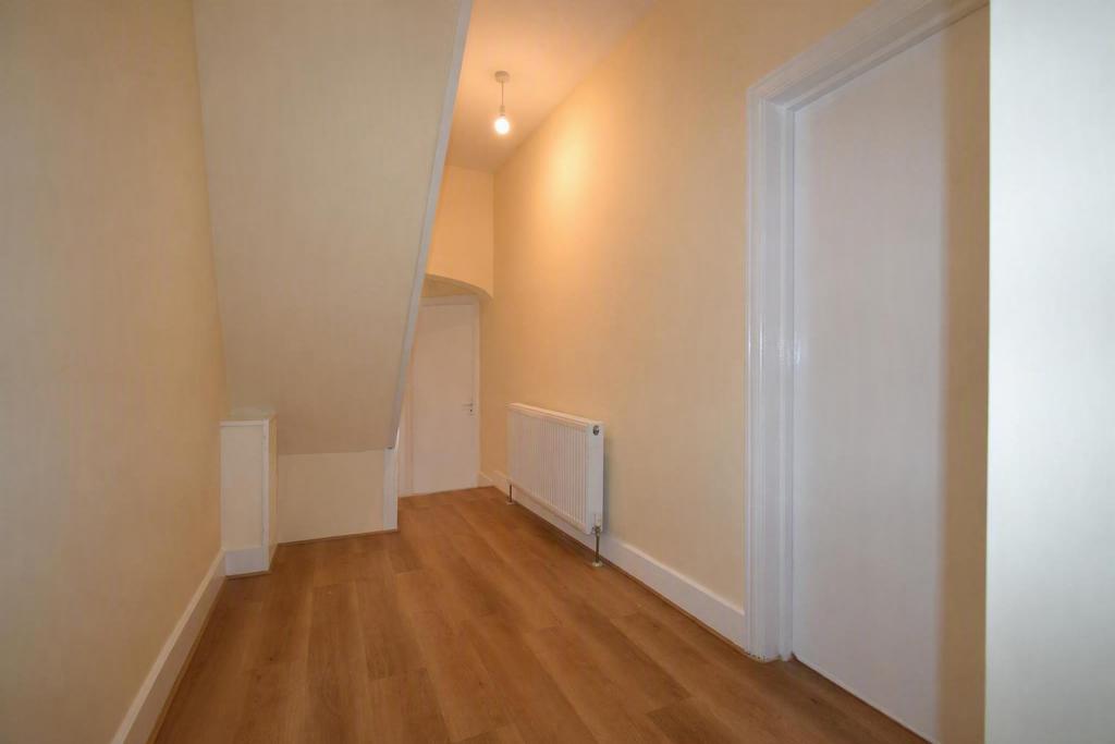 Apartment in Harrow - View 3