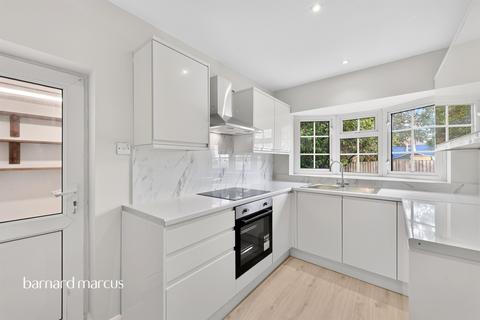2 bedroom end of terrace house for sale, Bideford Close, Feltham