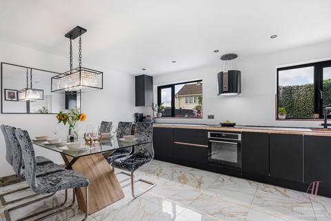 4 bedroom house for sale, Burford Drive, Stroud GL5