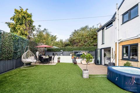4 bedroom house for sale, Burford Drive, Stroud GL5