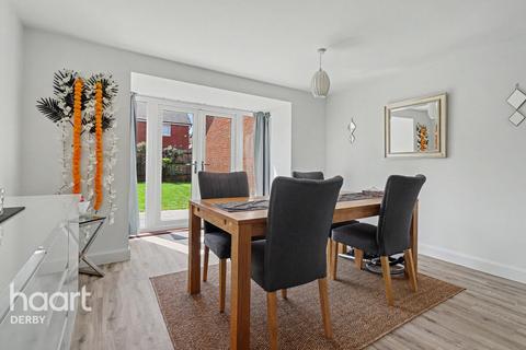 3 bedroom semi-detached house to rent, Barden Road, DERBY