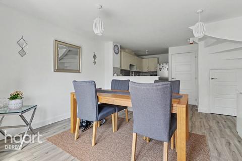 3 bedroom semi-detached house to rent, Barden Road, DERBY