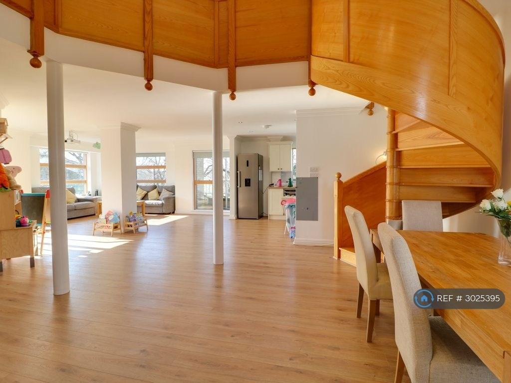 Apartment in Cambridge - View 2