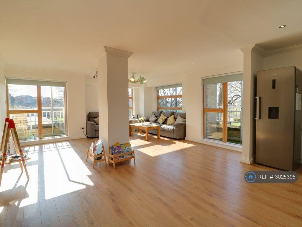 Apartment in Cambridge - View 3