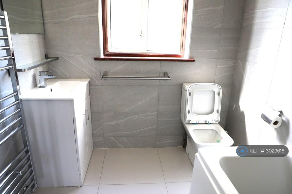 Apartment in London - View 3