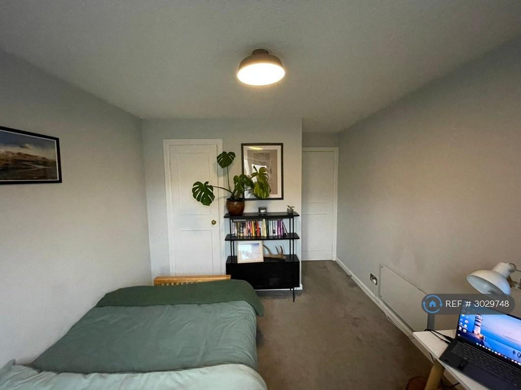 Apartment in Edinburgh - View 4