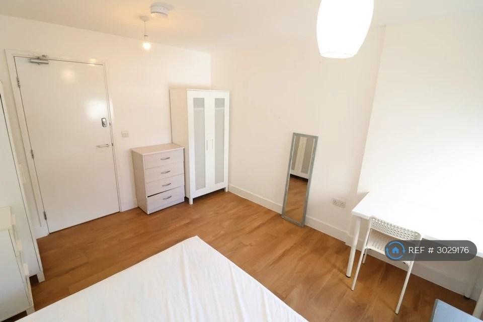 Apartment in London - View 3