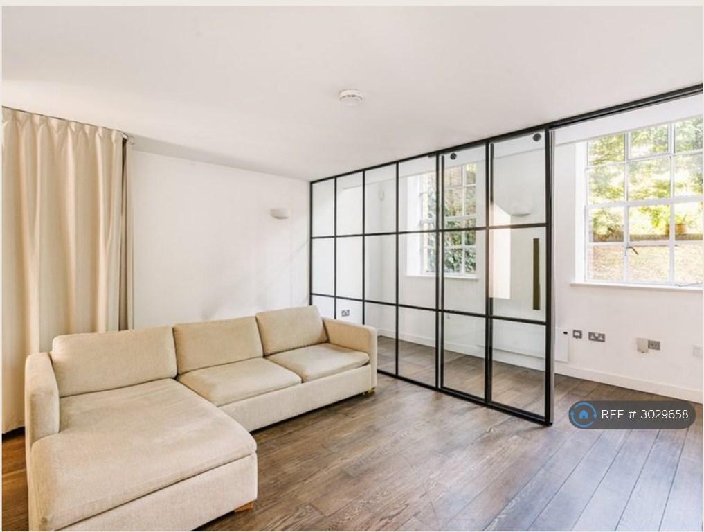Apartment in London, Pentonville, Clerkenwell - View 3