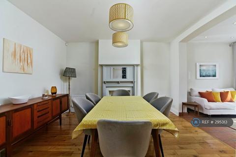 3 bedroom end of terrace house to rent, Colebrook Road, London, SW16