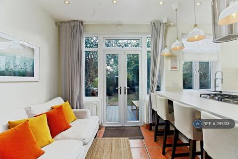 3 bedroom end of terrace house to rent, Colebrook Road, London, SW16