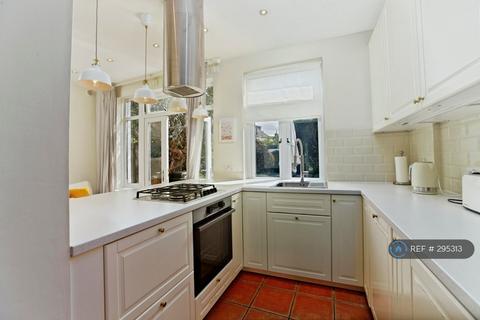 3 bedroom end of terrace house to rent, Colebrook Road, London, SW16