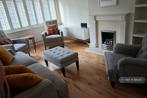 3 bedroom end of terrace house to rent, Colebrook Road, London, SW16