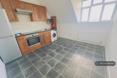 2 bedroom flat to rent, Uxbridge Road, Hayes, UB4