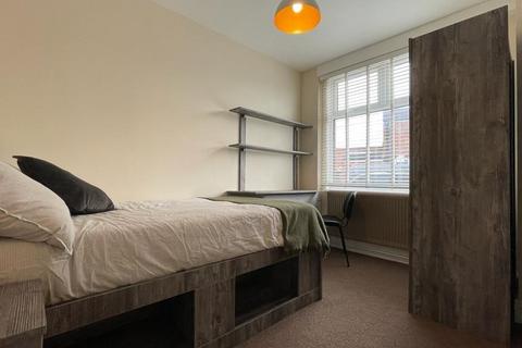 4 bedroom house to rent, Rosebery Street, Loughborough LE11