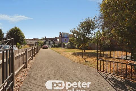 5 bedroom terraced house for sale, Caerphilly Road, Bassaleg, Newport