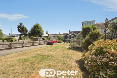 5 bedroom terraced house for sale, Caerphilly Road, Bassaleg, Newport