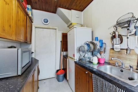 3 bedroom end of terrace house for sale, Elmhurst Avenue, Mitcham CR4