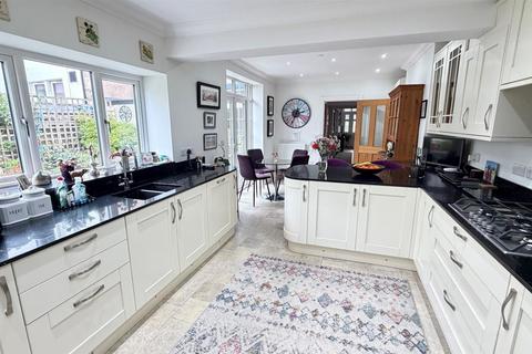 4 bedroom detached house for sale, Great Ormes Road, Llandudno