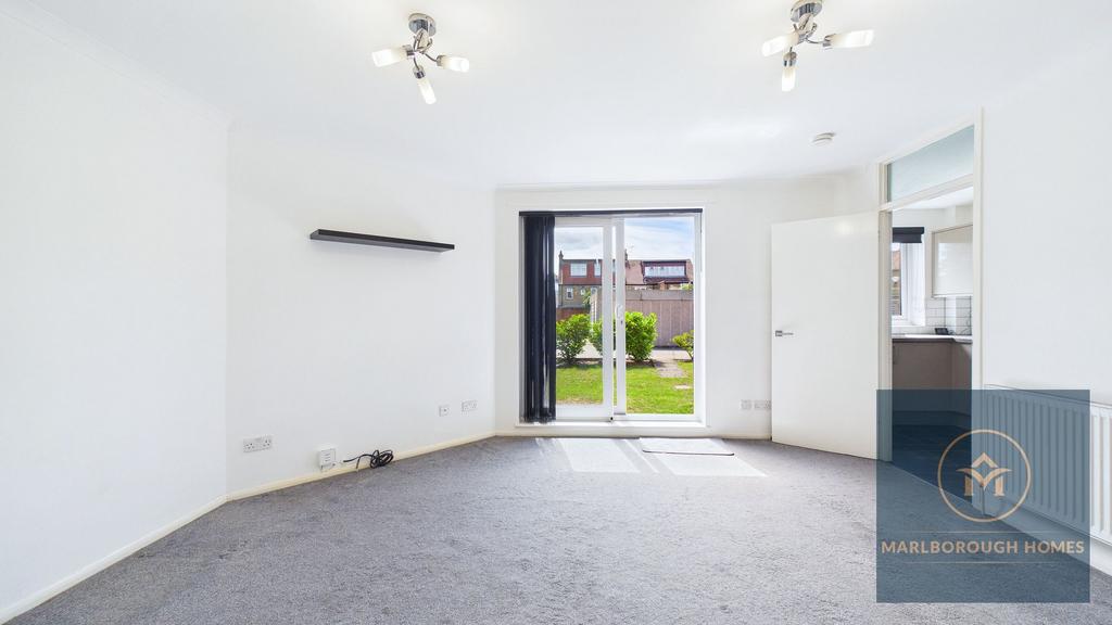 Apartment in Ilford - View 3