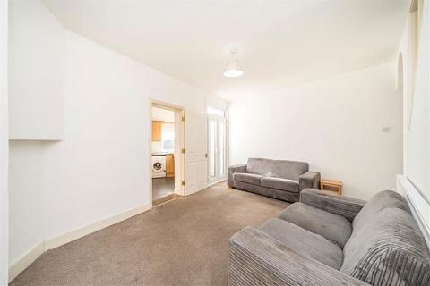 4 bedroom house to rent, Leahurst Road, London SE13