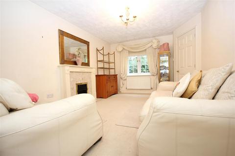 2 bedroom end of terrace house for sale, Rosemary Gardens, Whiteley, Fareham