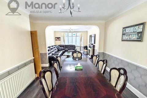 5 bedroom terraced house to rent, Westrow Drive, Barking, IG11 9BS