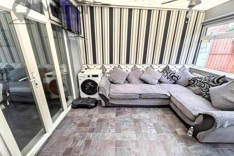 5 bedroom terraced house to rent, Westrow Drive, Barking, IG11 9BS