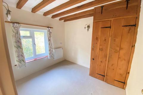 2 bedroom apartment to rent, Nadderwater