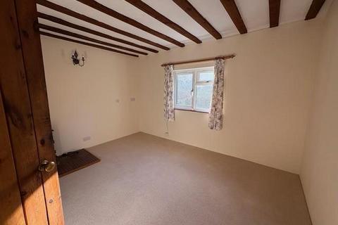 2 bedroom apartment to rent, Nadderwater
