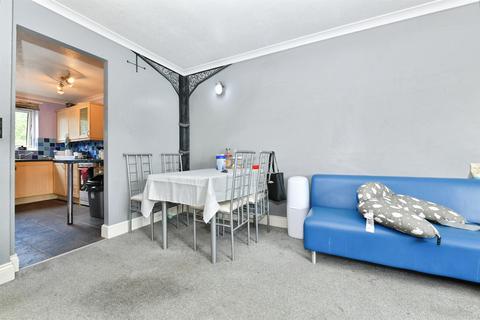 2 bedroom flat for sale, Castle Street, Calne