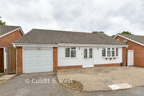 3 bedroom detached bungalow for sale, Camrose Close, Croydon CR0