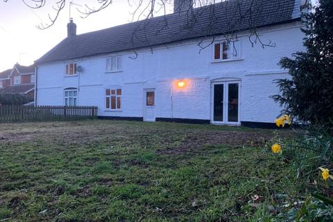 3 bedroom semi-detached house to rent, The Street, Marham